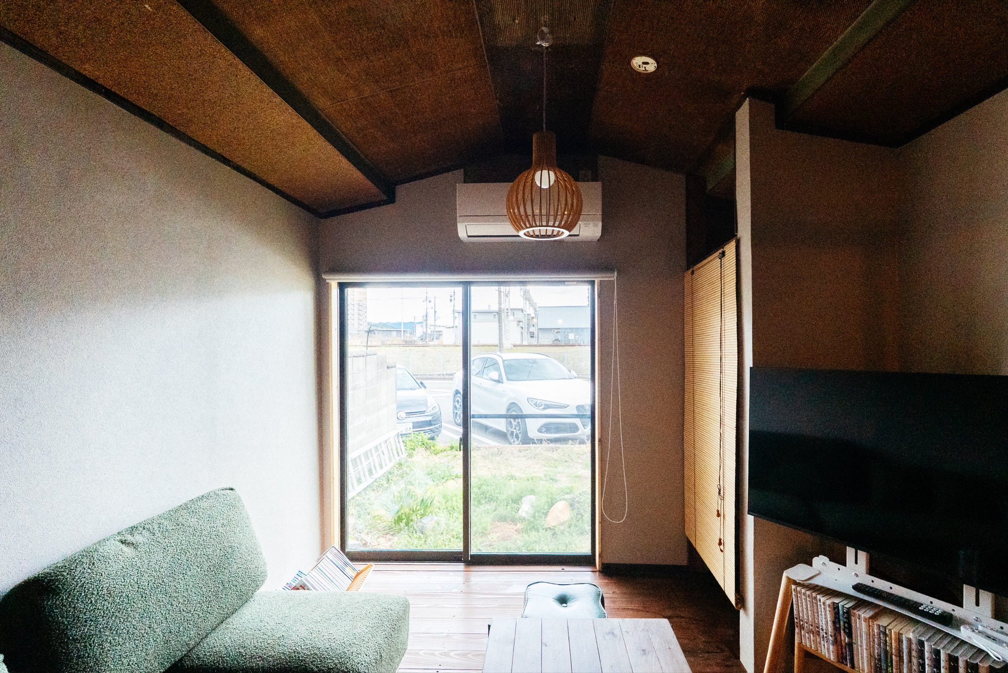 Living room TV corner and window light